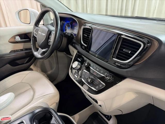 2017 Chrysler Pacifica Touring-L Plus