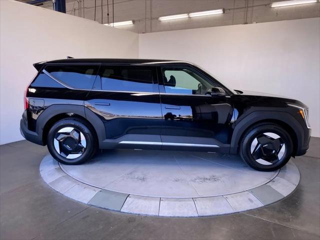 2026 Kia EV9 Light Short Range