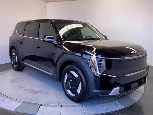 2026 Kia EV9 Light Short Range