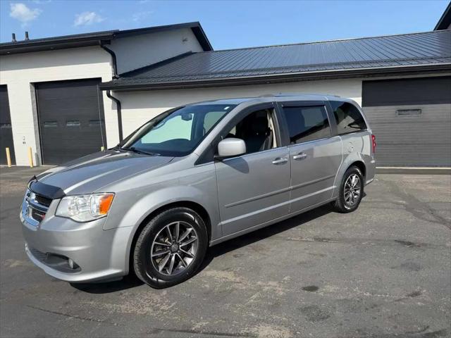 2017 Dodge Grand Caravan SXT for sale near Canton, OH