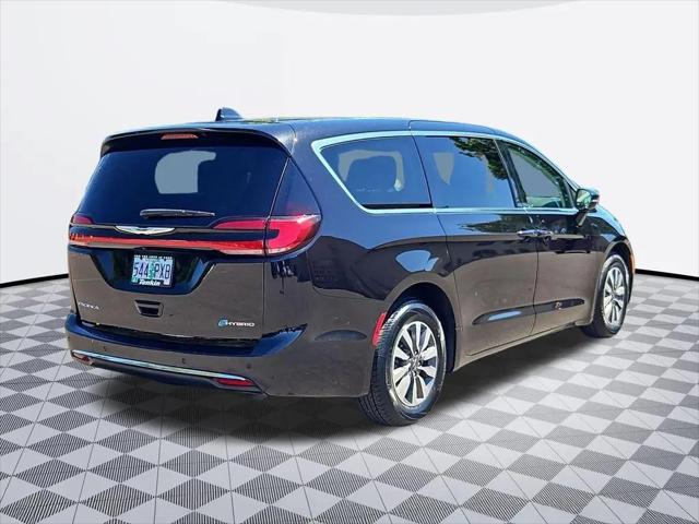 2024 Chrysler Pacifica Hybrid Select
