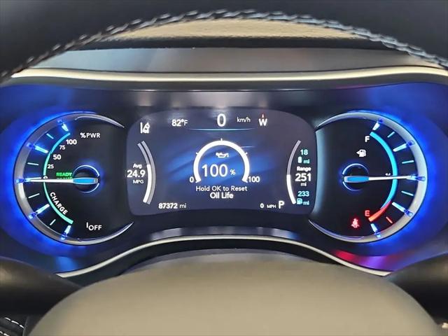 2024 Chrysler Pacifica Hybrid Select