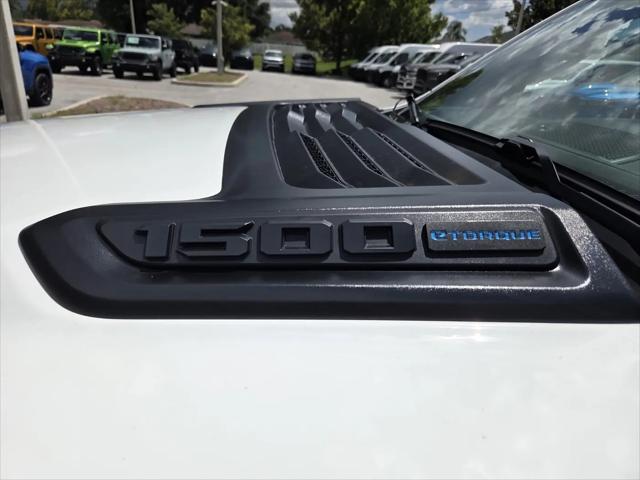 2026 Ram 1500 Express Crew Cab 4x4 57 Box