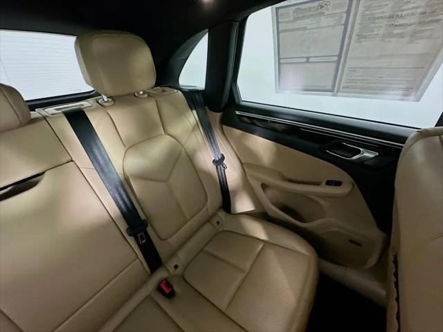 2020 Porsche Macan Macan