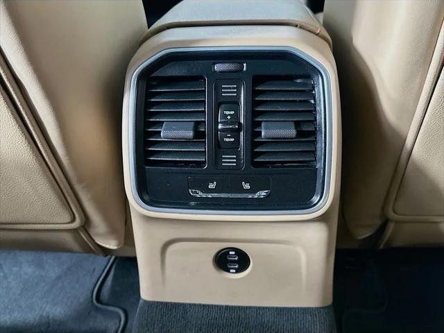 2020 Porsche Macan Macan
