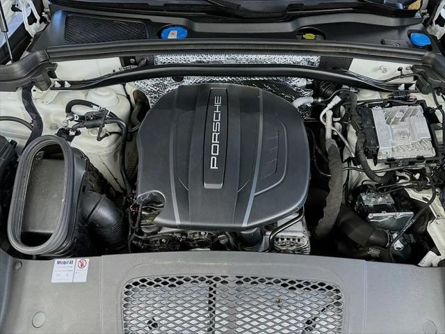 2020 Porsche Macan Macan