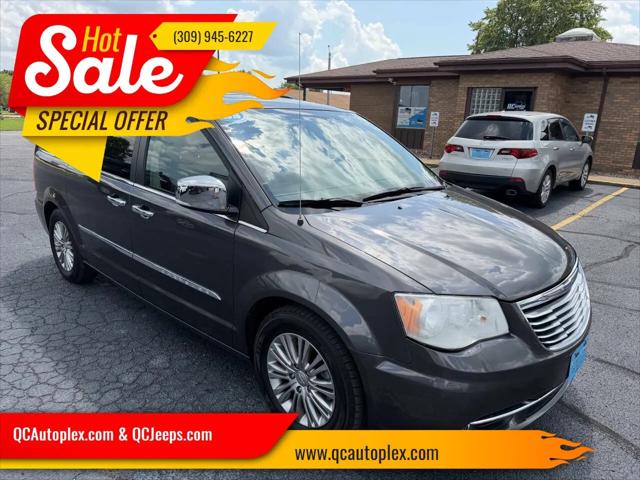 2016 Chrysler Town & Country Touring-L Anniversary Edition for sale in Eldridge, IA