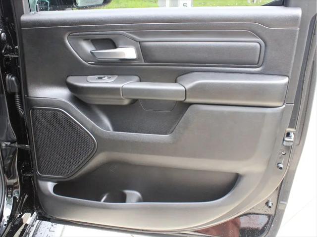 2026 Ram 1500 Express Crew Cab 4x4 57 Box