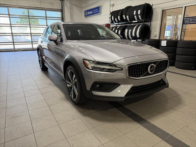 2026 Volvo V60 Cross Country Plus, B5 AWD Gas (mild hybrid) for sale in Wichita, KS