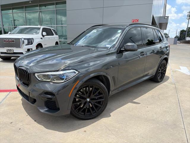 2022 BMW X5 M50i's photo