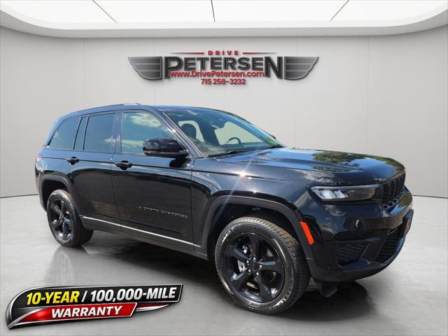 2023 Jeep Grand Cherokee Altitude 4x4 for sale in Waupaca, WI