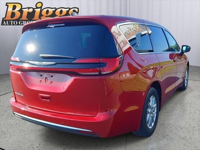 2025 Chrysler Pacifica Select