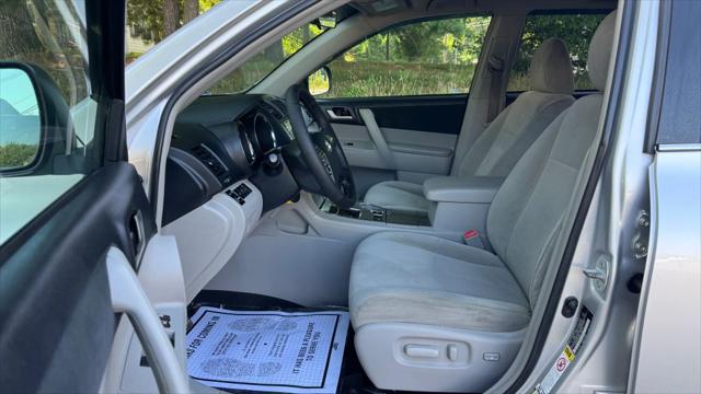 2012 Toyota Highlander Base V6