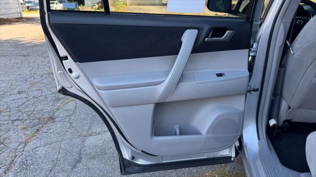 2012 Toyota Highlander Base V6