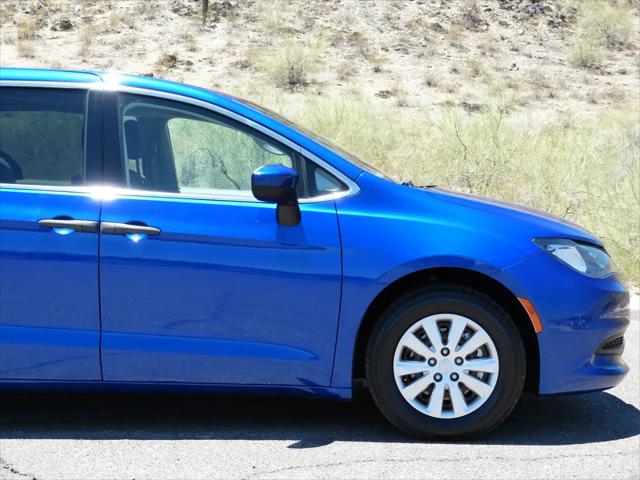 2021 Chrysler Voyager L