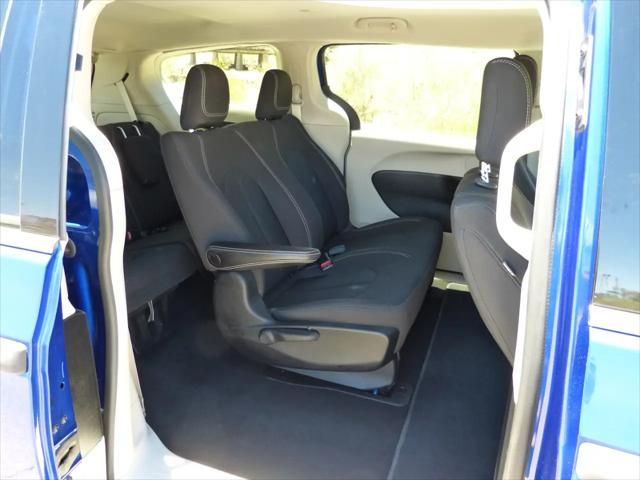 2021 Chrysler Voyager L