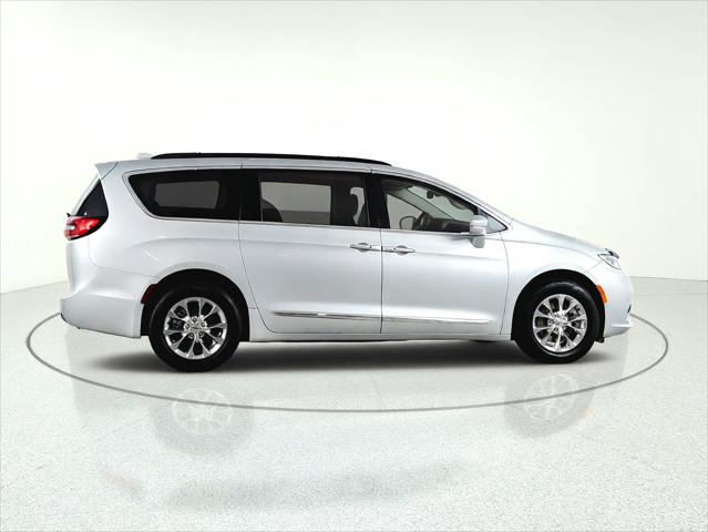 2022 Chrysler Pacifica Touring L AWD