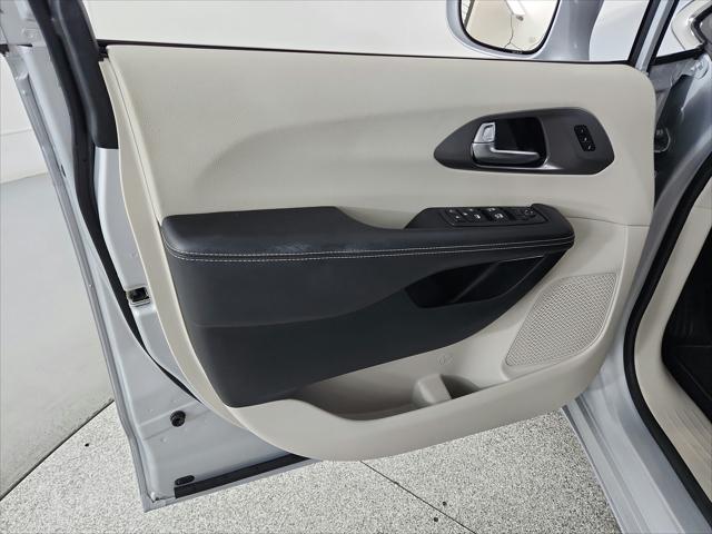 2022 Chrysler Pacifica Touring L AWD