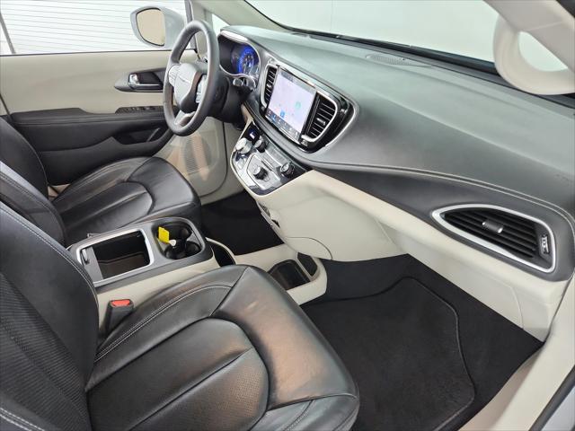 2022 Chrysler Pacifica Touring L AWD