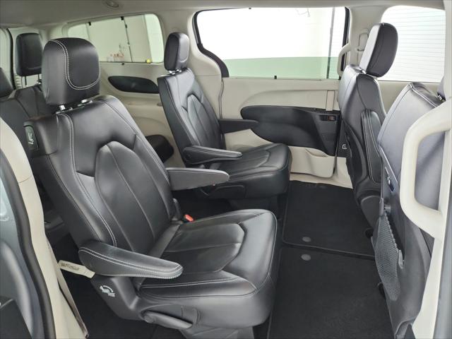 2022 Chrysler Pacifica Touring L AWD