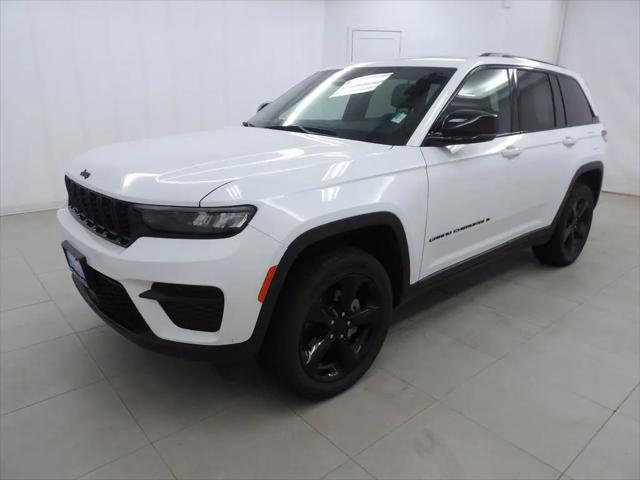 2023 Jeep Grand Cherokee Altitude 4x4 for sale in Beatrice, NE