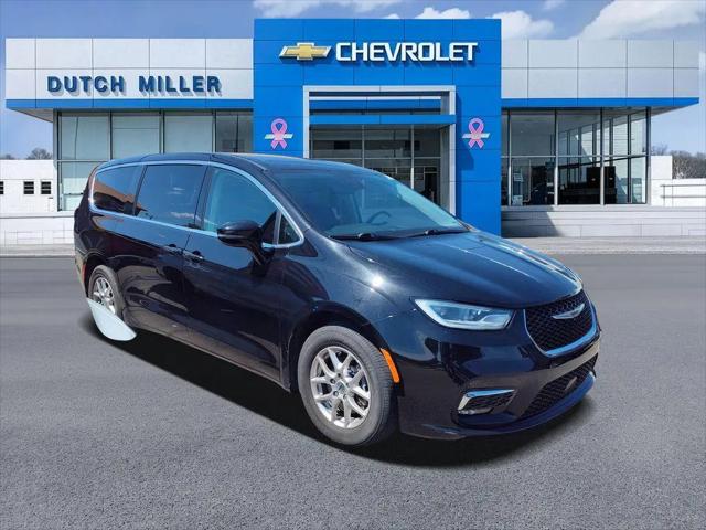 2024 Chrysler Pacifica Touring L for sale in Huntington, WV