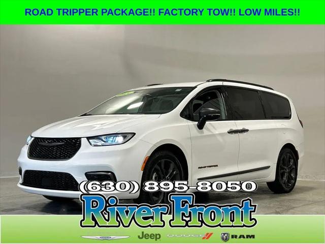 2024 Chrysler Pacifica Touring L for sale in North Aurora, IL