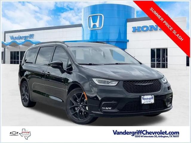2025 Chrysler Pacifica Limited for sale in Arlington, TX