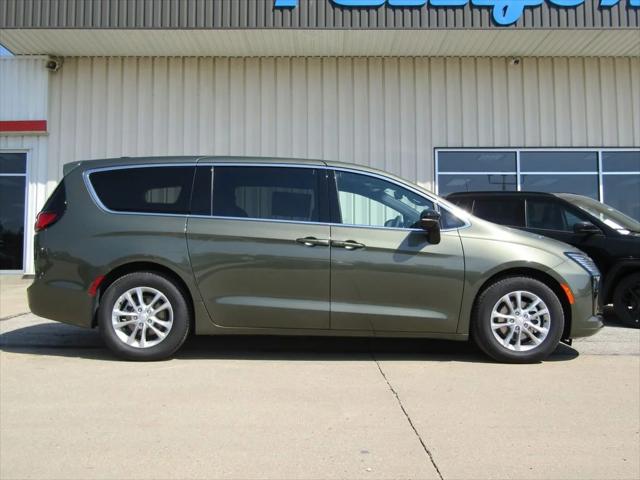 2027 Chrysler Pacifica PACIFICA SELECT