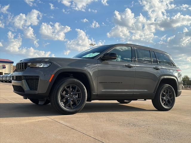 2027 Jeep Grand Cherokee Laredo Altitude for sale in Kingfisher, OK