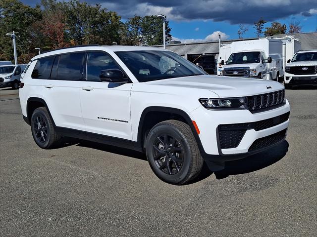 2027 Jeep Grand Cherokee GRAND CHEROKEE L LAREDO ALTITUDE 4X4