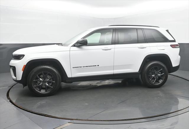2027 Jeep Grand Cherokee Laredo Altitude