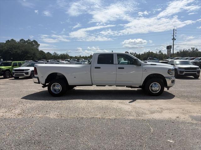 2026 Ram 3500 Tradesman Crew Cab 4x4 8 Box