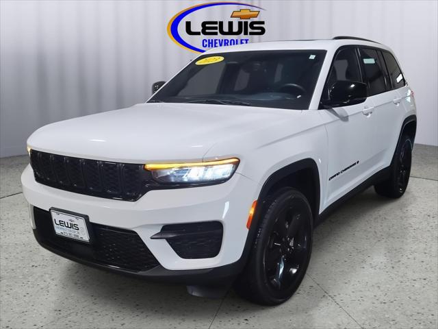 2023 Jeep Grand Cherokee Altitude 4x4 for sale in Atchison, KS
