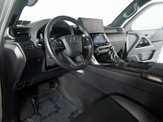 2022 Lexus LX Luxury