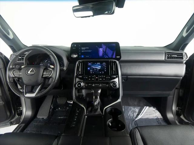 2022 Lexus LX Luxury