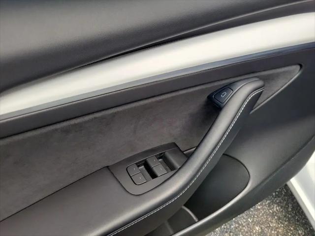 2021 Tesla Model 3 Standard Range Plus Rear-Wheel Drive