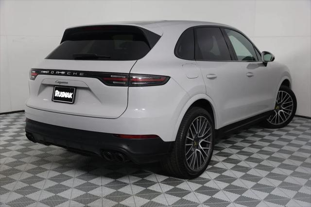 2023 Porsche Cayenne Platinum Edition