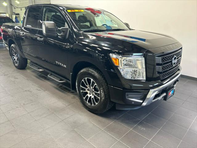 2023 Nissan TITAN Crew Cab SV 4x4