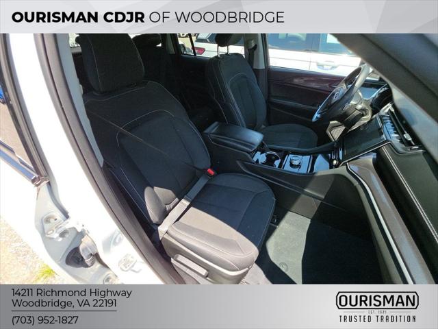2023 Jeep Grand Cherokee Laredo 4x4 2023 Jeep Grand Cherokee Laredo 4x4