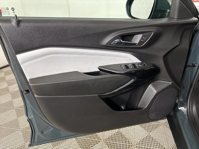 2025 Chevrolet Trax FWD LT