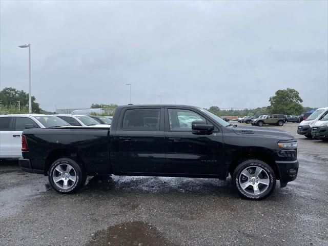 2026 RAM Ram 1500 RAM 1500 EXPRESS CREW CAB 4X4 64 BOX