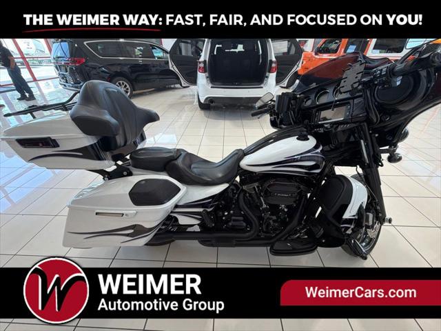 2016 Harley-Davidson CVO Street Glide CVO Special 2016 Harley-Davidson CVO Street Glide CVO Special