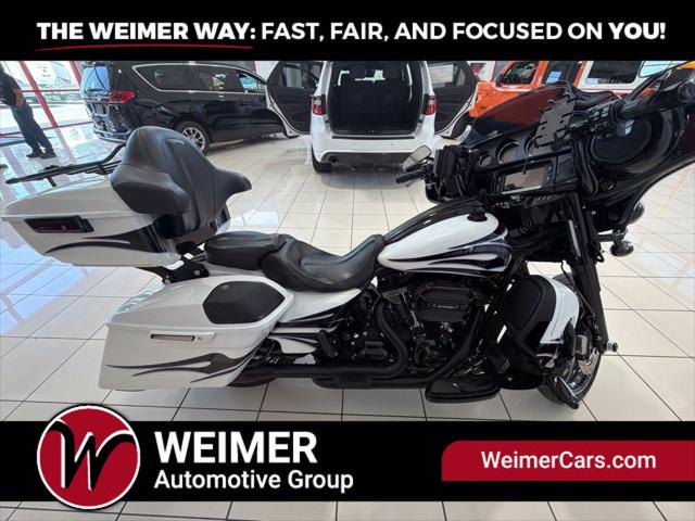 2016 Harley-Davidson CVO Street Glide CVO Special 2016 Harley-Davidson CVO Street Glide CVO Special