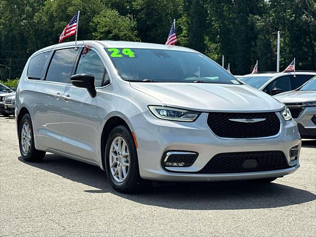 2024 Chrysler Pacifica Touring L for sale in Little Falls, NJ