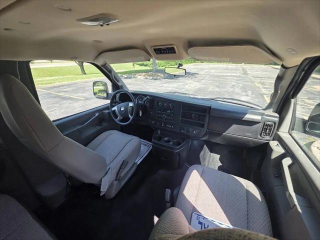 2017 Chevrolet Express LT