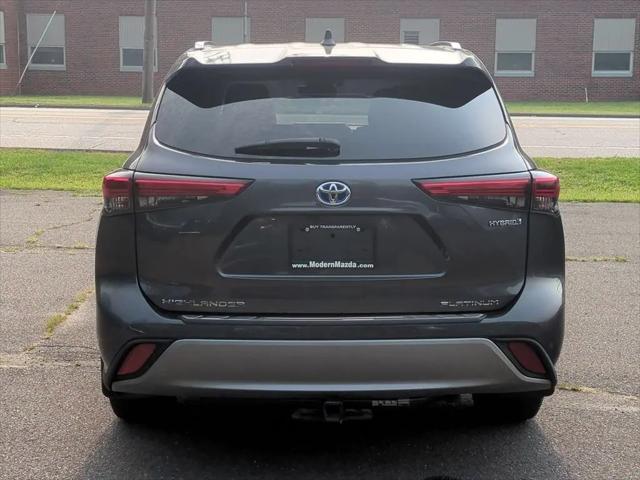 2020 Toyota Highlander Hybrid Platinum