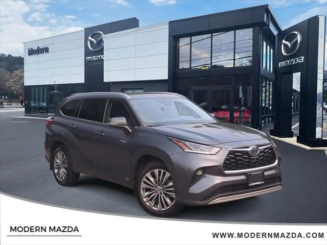 2020 Toyota Highlander Hybrid Platinum for sale in Thomaston, CT
