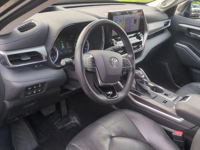 2020 Toyota Highlander Hybrid Platinum