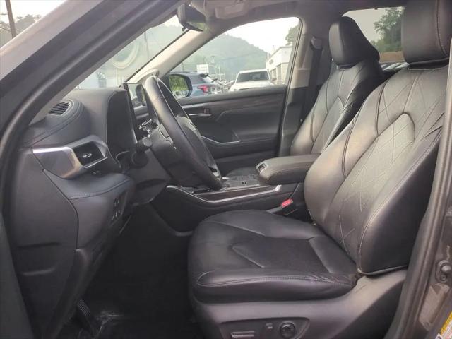 2020 Toyota Highlander Hybrid Platinum